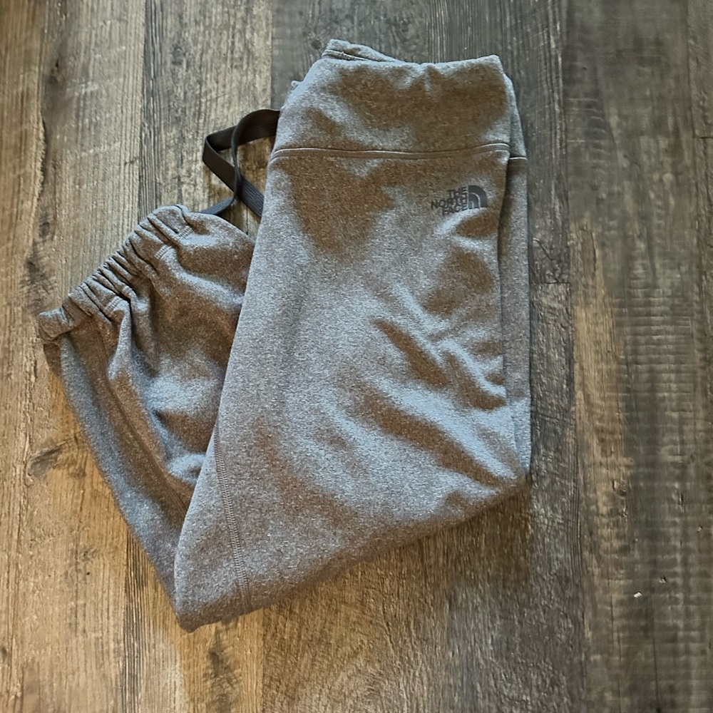 The North Face Cropped Jogger/Sweat Pants. Size M. Excellent Condition!